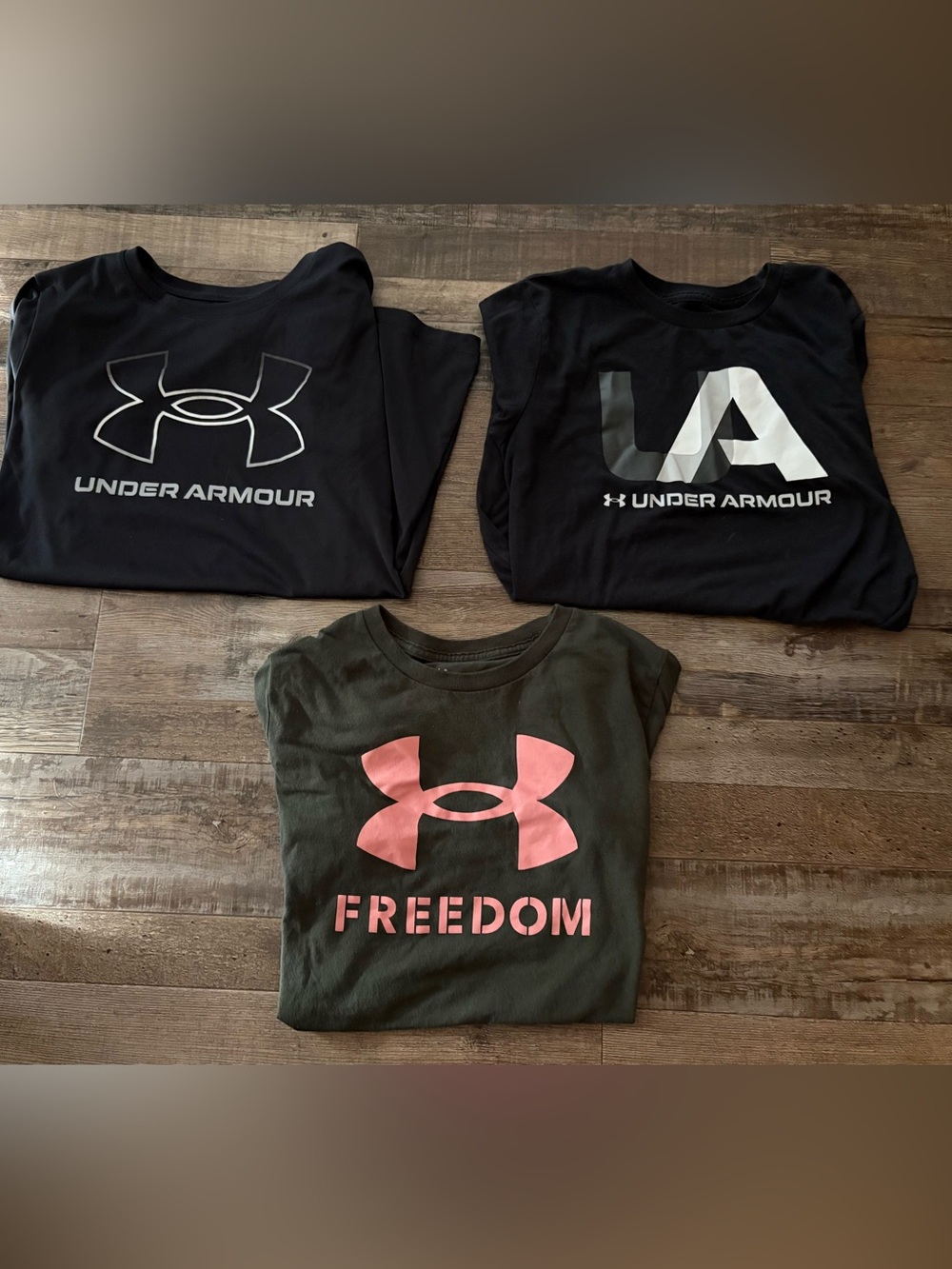 Under Armour short sleeve shirt lot women’s size small